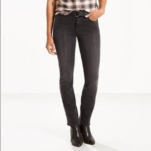 Levis Slim Jeans 